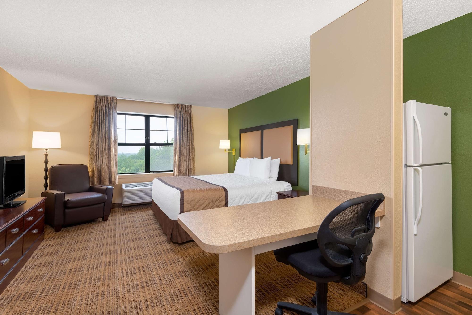 Extended Stay America Suites - Chicago - Woodfield Mall Шаумбург Екстер'єр фото