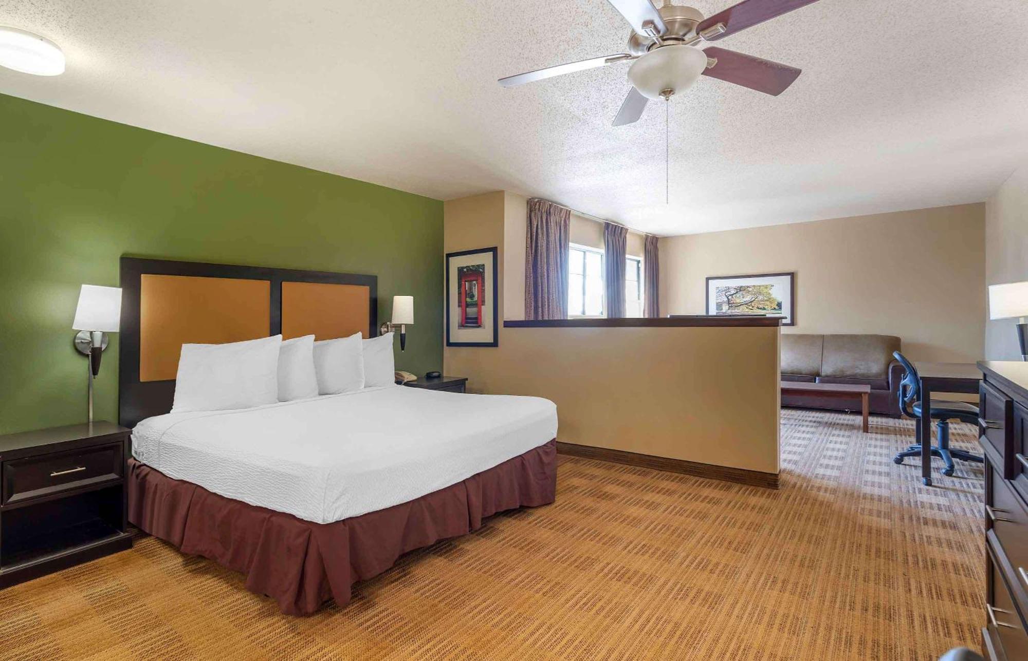 Extended Stay America Suites - Chicago - Woodfield Mall Шаумбург Екстер'єр фото