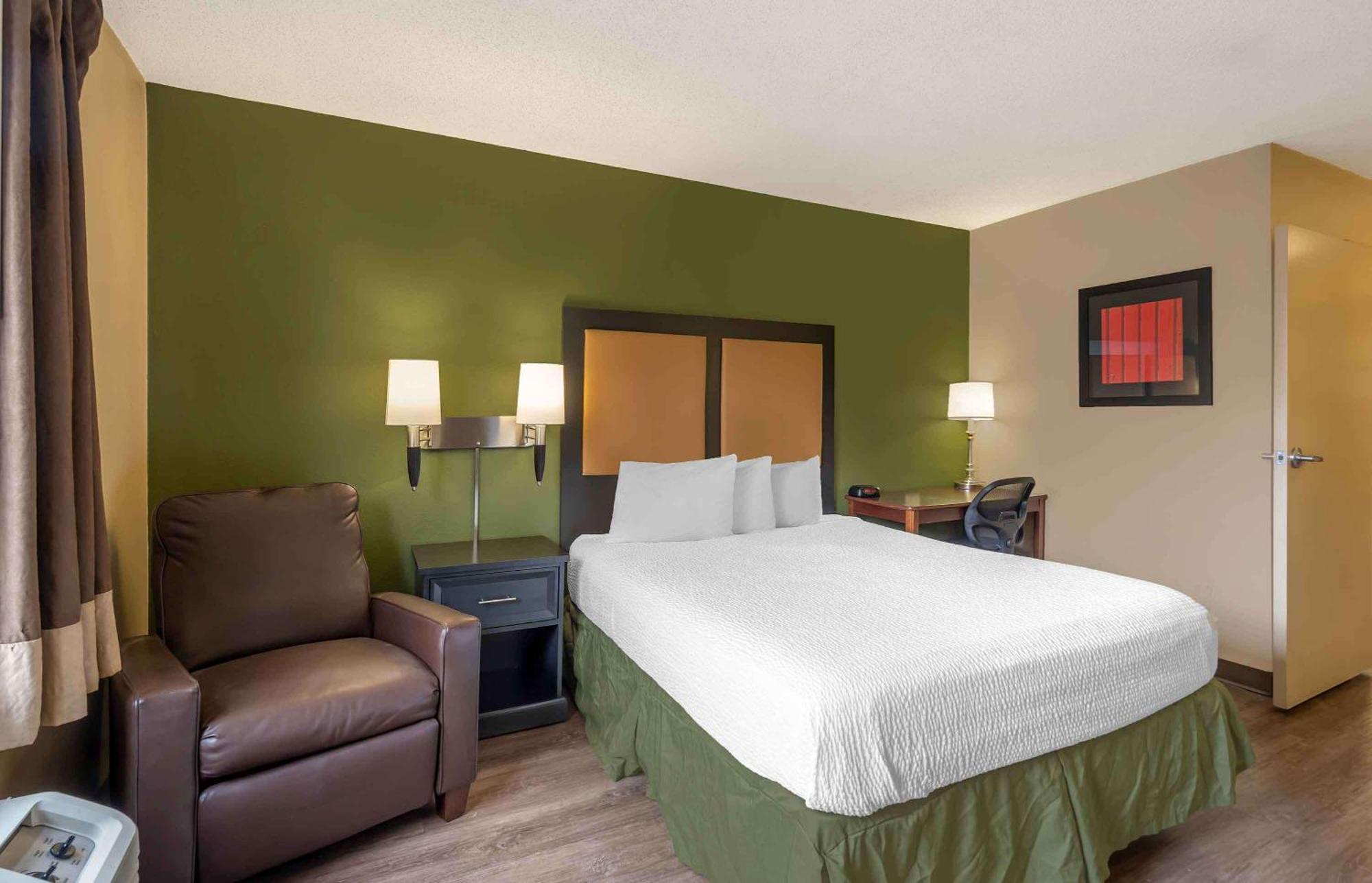 Extended Stay America Suites - Chicago - Woodfield Mall Шаумбург Екстер'єр фото