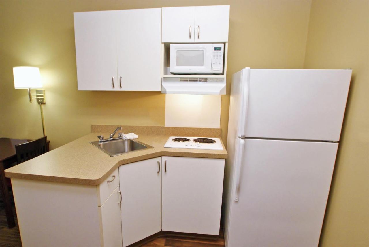 Extended Stay America Suites - Chicago - Woodfield Mall Шаумбург Екстер'єр фото